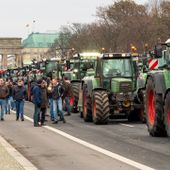 La chiamano transizione ecologica ma è (oscenamente) una transizione sociologica: dopo l'auto tocca all'agricoltura. Di Riccardo Ruggeri*