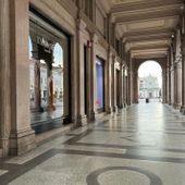 Colpo di scena, d'estate fa caldo. Eppure il sistema elettrico non è preparato e salta, proteste per il blackout del fine settimana a Torino Colpo di scena, d'estate fa caldo. Eppure il sistema elettrico non è preparato e salta, proteste per il blackout del fine settimana a Torino