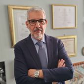 Luigi Mitola promosso dirigente superiore della Polizia di Stato Luigi Mitola promosso dirigente superiore della Polizia di Stato