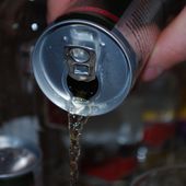 Giovani e giovanissimi dipendenti da energy drink e merendine, le famiglie chiedono aiuto