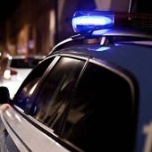 Guida ubriaco in pieno centro e aggredisce gli agenti di una volante, arrestato un trentenne