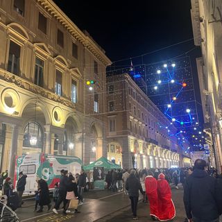 Consumi natalizi, andamento lento (soprattutto nell'ultimo week end), ora si spera nelle tredicesime che quest'anno saranno più alte dell'8%