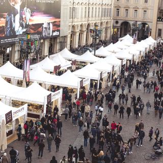 Per il ponte di Ognissanti Torino invasa dai turisti. Confesercenti: “Superate le più rosee previsioni”