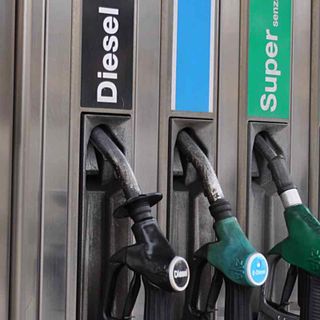 Aumenti dei carburanti, Faib-Confesercenti scrive ai parlamentari piemontesi: “Necessario ripristinare il taglio delle accise. Non sono i benzinai che speculano