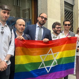 Il Gay Pride di Torino include tutti ma non proprio tutti, Associazione Aglietta: un manifesto di estrema sinistra