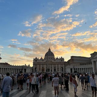 Cardinale Bagnasco: la politica dell'accoglienza nasce dal riconoscimento da parte dell'Europa delle proprie radici cristiane