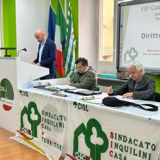 La denuncia del Sicet, a Torino solo il 13% di chi fa domanda ottiene una casa