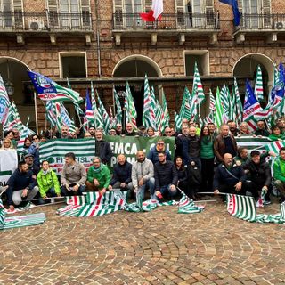 Manifestare è un diritto, non un crimine. A Torino il presidio regionale di Cisl