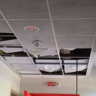 Vandali a Villa 6 di Collegno, la scuola pronta per l'inaugurazione a fine agosto