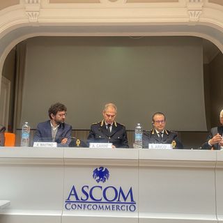 Forze dell'ordine e operatori dei locali notturni al tavolo di confronto organizzato da Epat Ascom e Silb. La volontà di cooperare su programmi di sensibilizzazione diretti ai giovanissimi