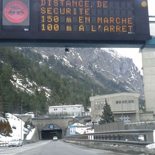 Frejus, la Polizia intercetta un minore a rischio durante i controlli alla frontiera