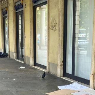 Senzatetto in corso Vinzaglio, la situazione è diventata cronica e intollerabile