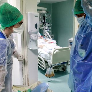Federico, medico ortopedico, se ne va. Nel privato. Quanti ancora?