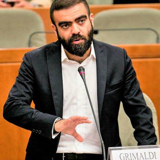 Grimaldi, Verdi: ”Siamo davanti a un giudizio universale climatico, basta bugie sulla fine del motore endotermico”