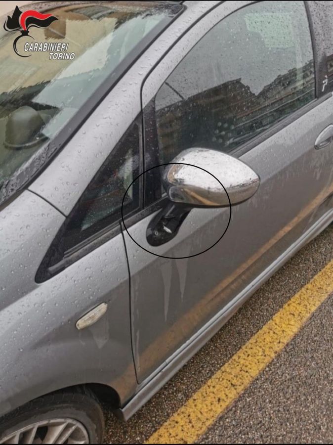 Occhio alla “truffa dello specchietto”, datata ma in molti continuano a cascarci
