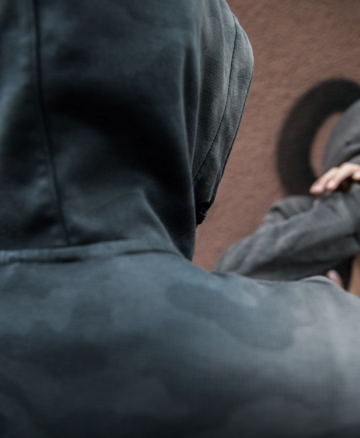 10 ragazzi circondano e rapinano coetaneo in pieno centro a Torino, poco dopo un'altra aggressione