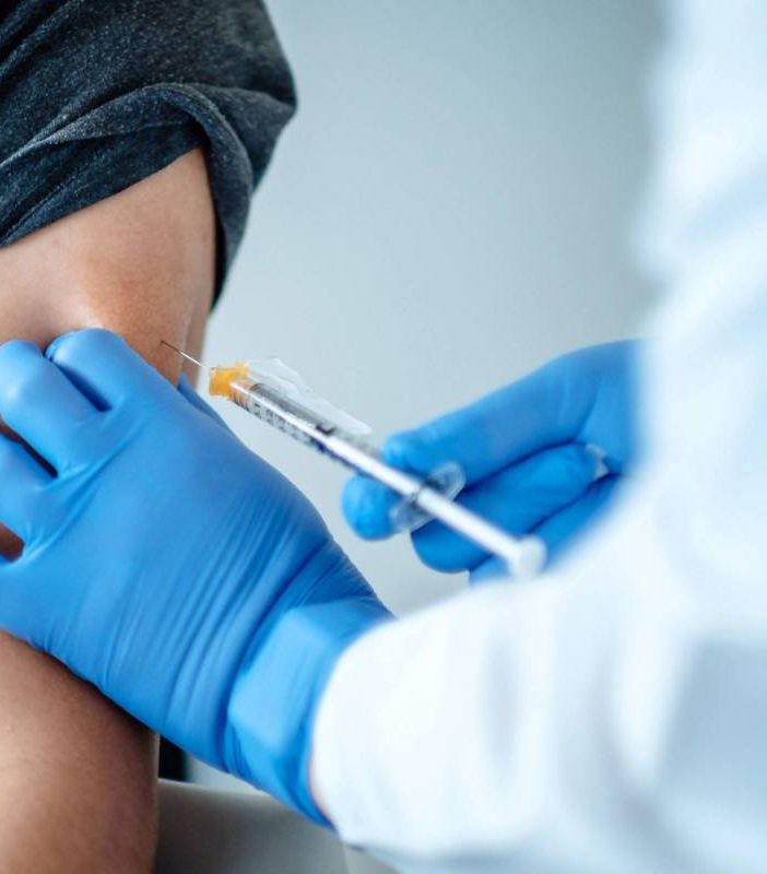 Terza dose, da lunedì 8 novembre in Piemonte sarà possibile effettuarla anche in farmacia su prenotazione