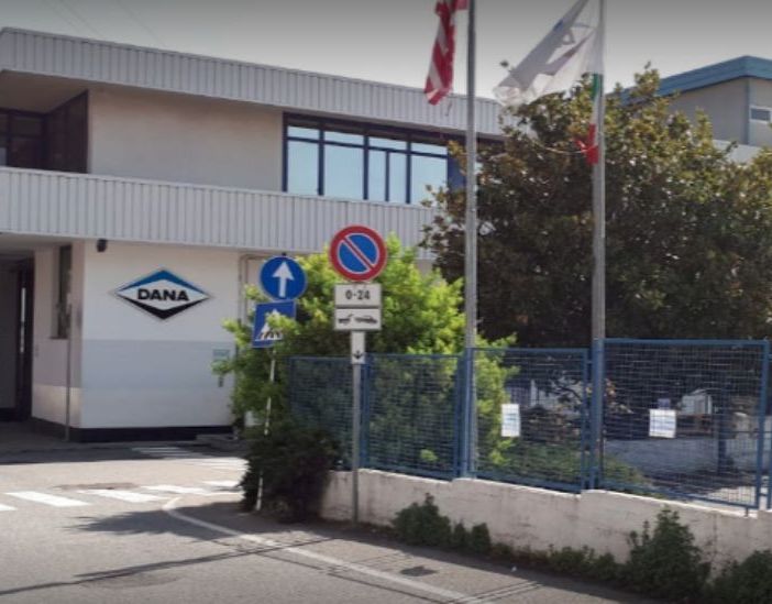 Malore improvviso per un operaio della Dana Graziano, la Fiom: troppi malori in fabbrica per il caldo