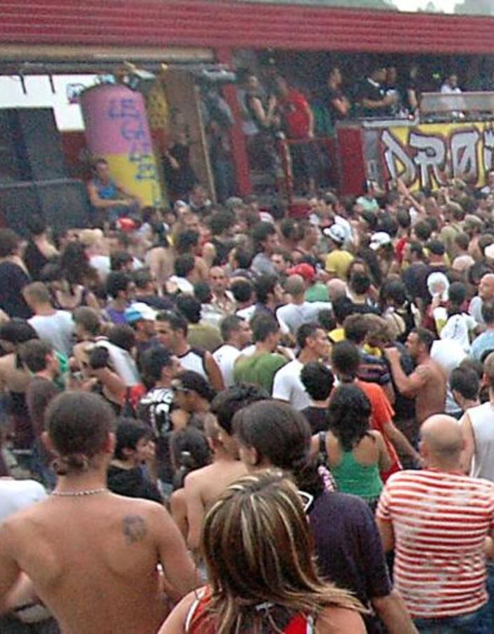 La Meloni fascista perchè fa sgomberare un rave? Dopo due anni di fascismo di fatto gli italiani dovrebbero riconoscere i veri dittatori e pretendere giustizia. Di Lorenza Morello*