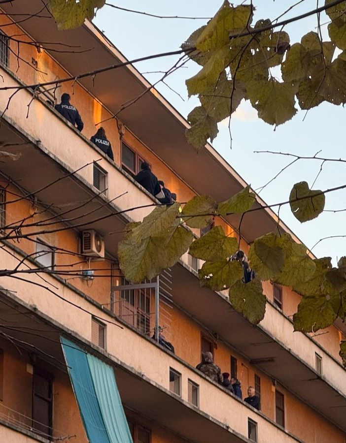 Torino, via Aosta: operazione di sgombero degli alloggi Atc occupati da famiglie Rom e abusivi