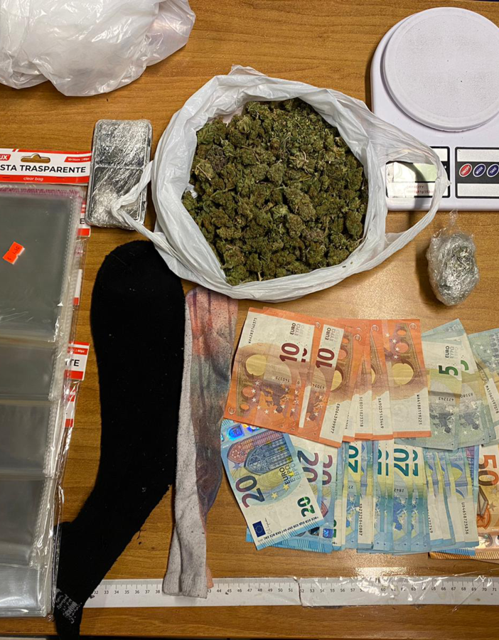 Torino, sequestrate centinaia di dosi di cocaina in Barriera di Milano