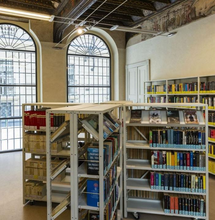A casa come in sala di lettura: da oggi accesso per tutti agli scaffali digitali delle Biblioteche civiche torinesi
