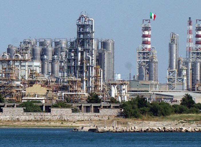 Il Governo salvi la chimica dalle follie del Green Deal