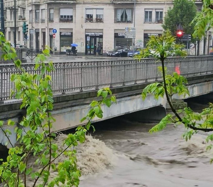 Stura al livello di pericolo, evitare i parchi, limitazioni al trasporto pubblico
