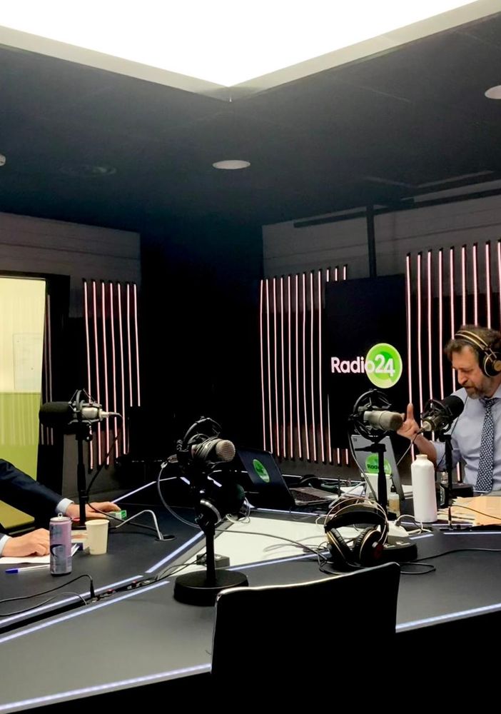 Ucraina, ex presidente Monti: “Un giorno potrà servire mandare truppe”. Salvini: “Monti e Macron vanno curati”