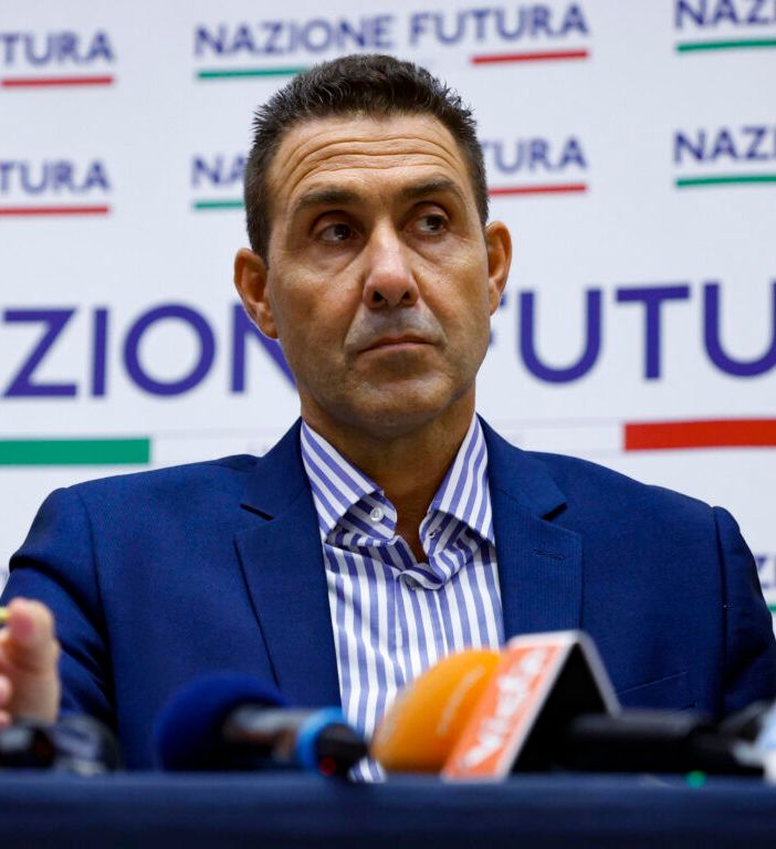 Vannacci a Torino: si è chiusa una porta ma si apre il portone del centro Studi San Carlo