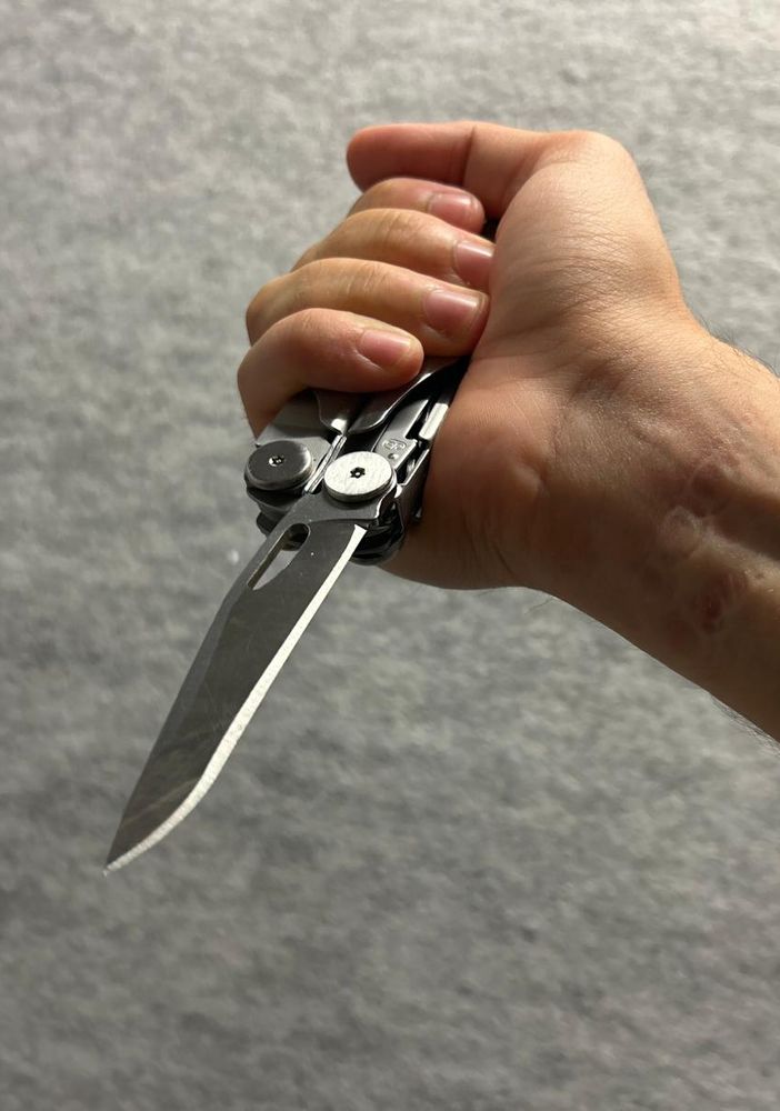 Aveva un divieto di avvicinamento ma chiede un ultimo appuntamento e ci va con un coltello