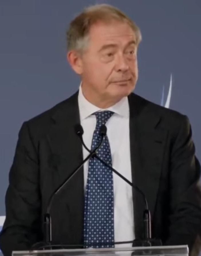 125 anni di Fiat, il ministro Urso: “L’impresa che ha fondato l’industria italiana deve assumersi la responsabilità sociale del rilancio dell’auto italiana”