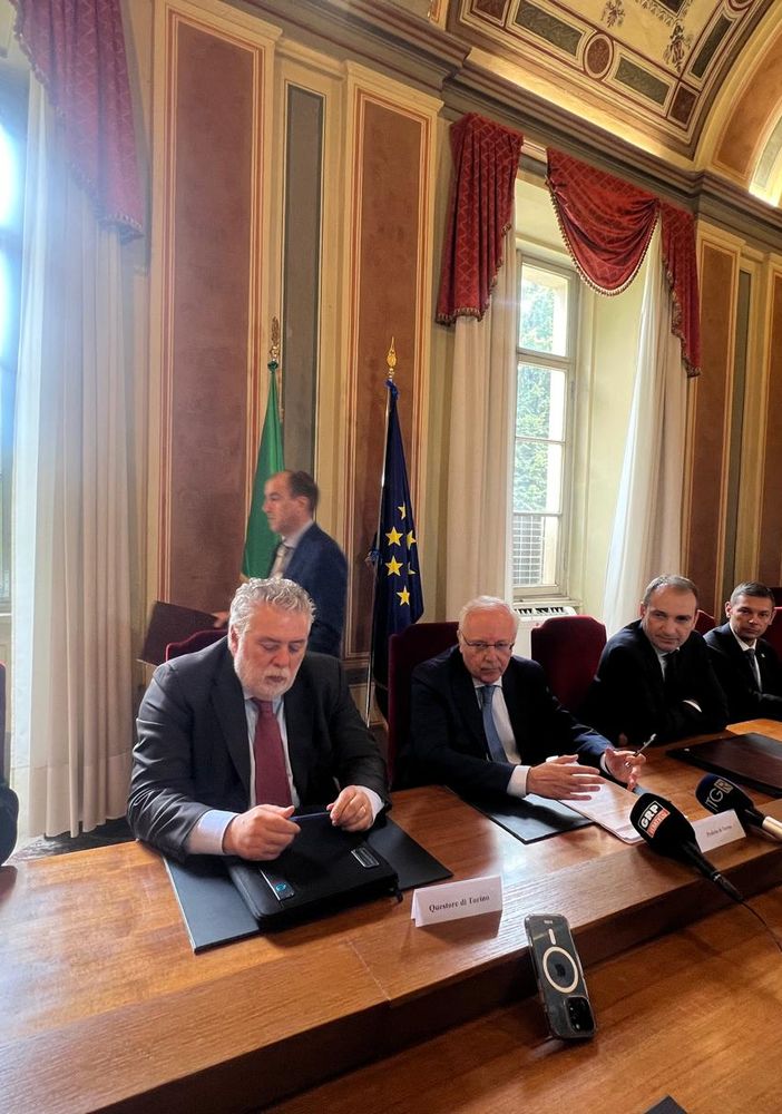 A Torino con le forze dell'ordine la vigilanza privata [video]