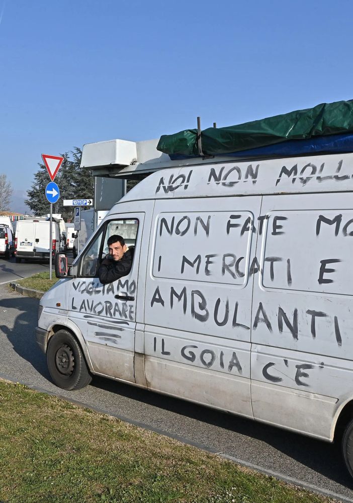 Gli ambulanti scendono in piazza il 4 settembre a Torino anche contro il blocco del traffico: “Ne va della nostra sopravvivenza”