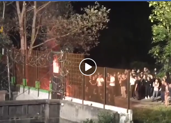Disordini al campeggio studentesco no tav di Venaus. Lancio di pietre, bombe carta e razzi contro le forze del'ordine