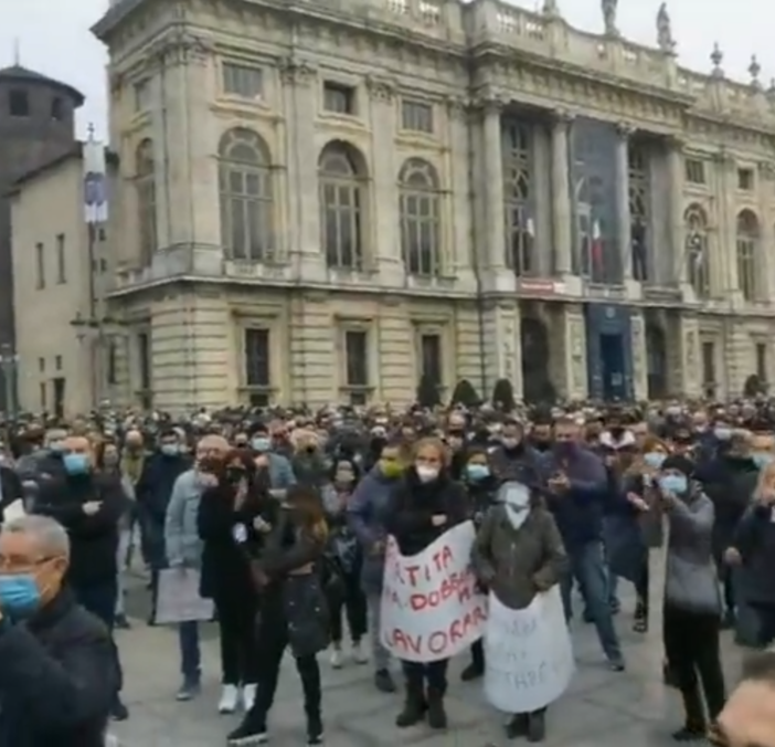 Torino, gli ambulanti del GOIA scendono in piazza