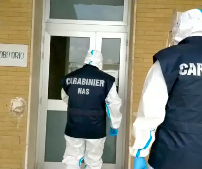 Bare abbandonate, presenza di sangue e abbandono: i Nas controllano gli obitori in tutta Italia