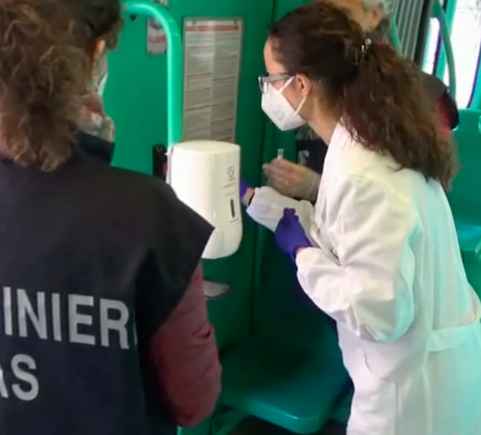 Controlli anti-covid dei Carabinieri Nas sui mezzi di trasporto pubblico: 32 casi di positività su oltre 700 tamponi