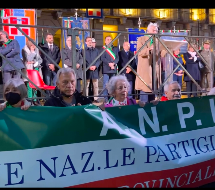 25 Aprile Festa della Liberazione:  a Torino fiaccolata con corteo