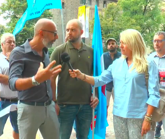 Vigili del Fuoco, pochi e a rischio: manifestazioni in tutta Italia [video]