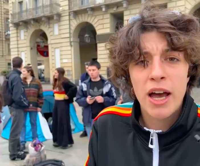 La &quot;protesta delle tende&quot; anche a Torino
