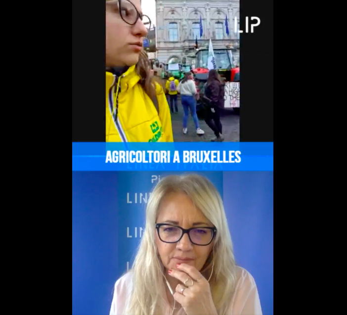 SOCIAL TV - Da tutta Europa gli agricoltori a Bruxelles [diretta]