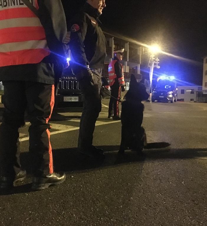 Sicurezza stradale, controlli di carabinieri vicino a pub e discoteche a Susa, 5 denunce