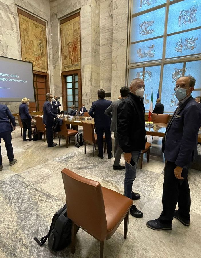 Chiude lo stabilimento Maserati di Grugliasco, la produzione va  a Mirafiori: si mantiene l'occupazione ma è un'altra mazzata