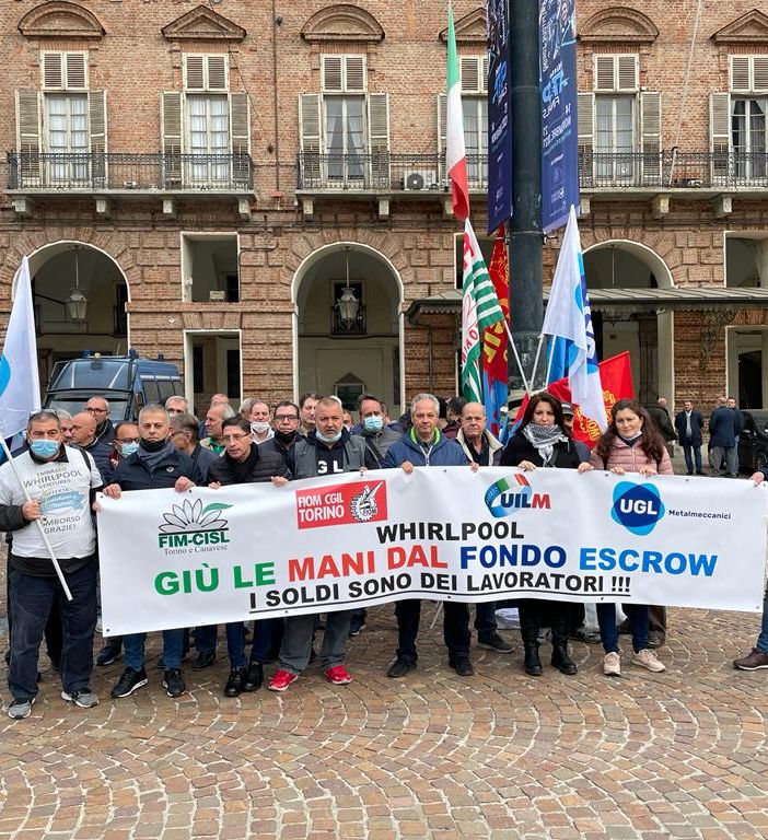 I lavoratori ex Embraco in Prefettura: il Mise ci convochi subito [video]