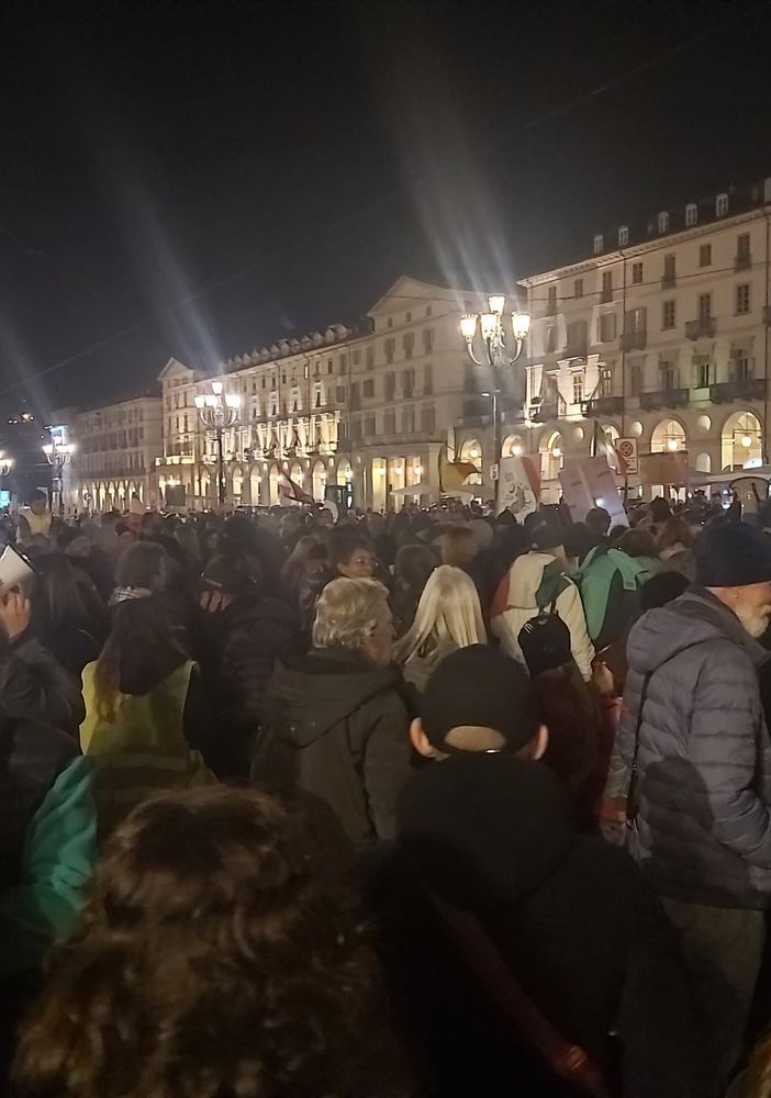 A Torino si può manifestare: “Piazza Castello è il luogo cittadino con una maggiore valenza simbolica per la comunità”. Vietato manifestare nel resto della Ztl