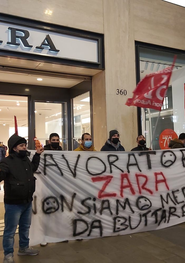 &quot;I lavoratori non sono in saldo&quot;: protestano i lavoratori Manpower di Zara che stanno per rimanere senza impiego [video]