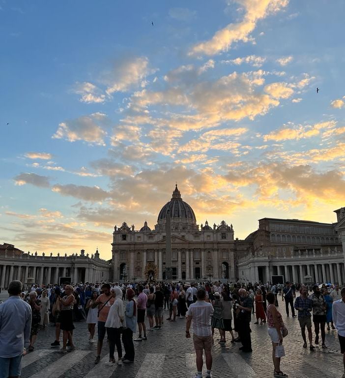 Cardinale Bagnasco: la politica dell'accoglienza nasce dal riconoscimento da parte dell'Europa delle proprie radici cristiane