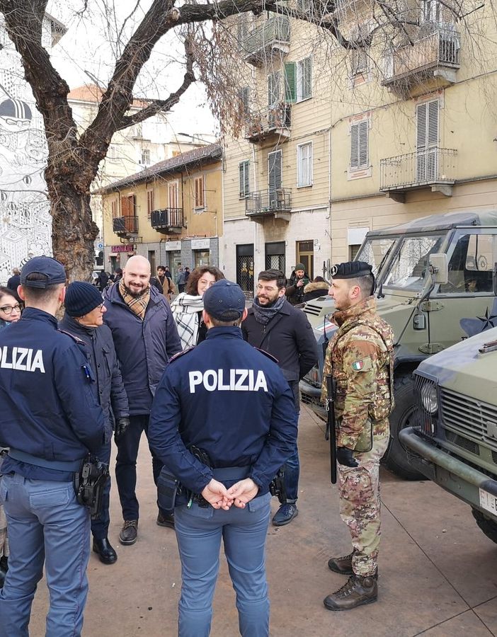 In Barriera di Milano dalle 7 alle 19 c'è l'esercito, FdI: “Grazie ragazzi”