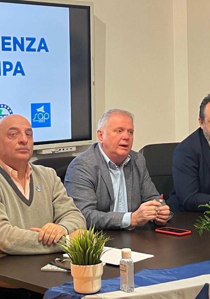 Sindacati di polizia: &quot;regolarizzare&quot; Askatasuna significa dimenticare vent'anni di aggressioni [video]